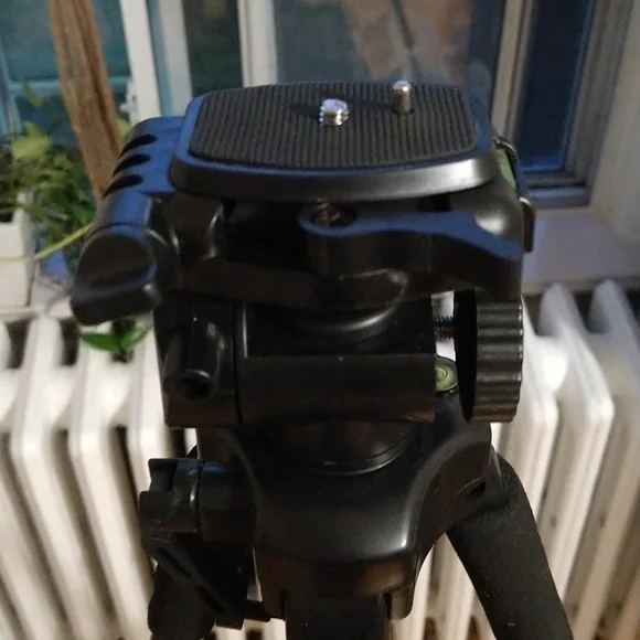 Tripod - Picture 6 of 8